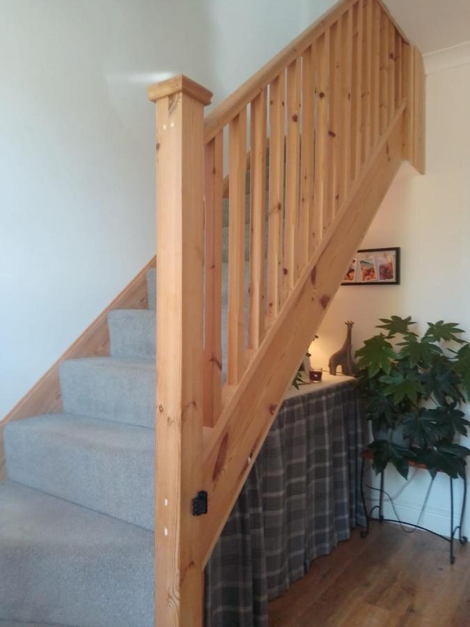 Village Life- Private Attic Suite - Living Room, Bedroom And Bathroom Newtown St Boswells Exterior photo